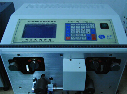 【大平方剝線機(jī)】擁有精密結(jié)實(shí)的機(jī)身，觸模式